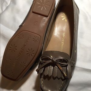 Women’s Flats/Mocs 5.5